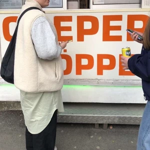 Skjort klänning - As ball skjort-klänning från Monki som jag inte använder så mycket ! Passar över byxor eller som en sjukt sval och härlig sommarklänning till sommaren ! 💖 köparen står för frakt 🚚 