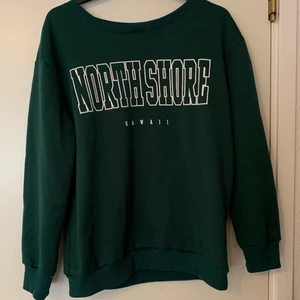 Sweatshirt med tryck - Grön sweatshirt med tryck, lite nopprig🍀