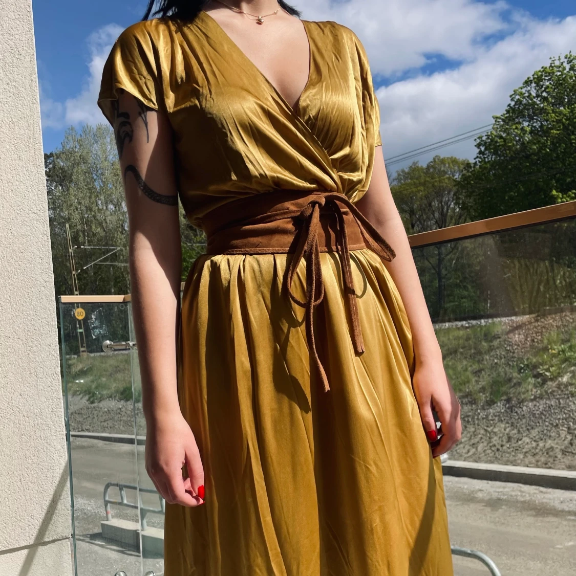 Guldig sommarklänning, M