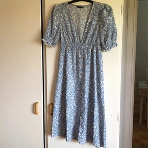 Klänning  - Aldrig använd från SHEIN strl s 