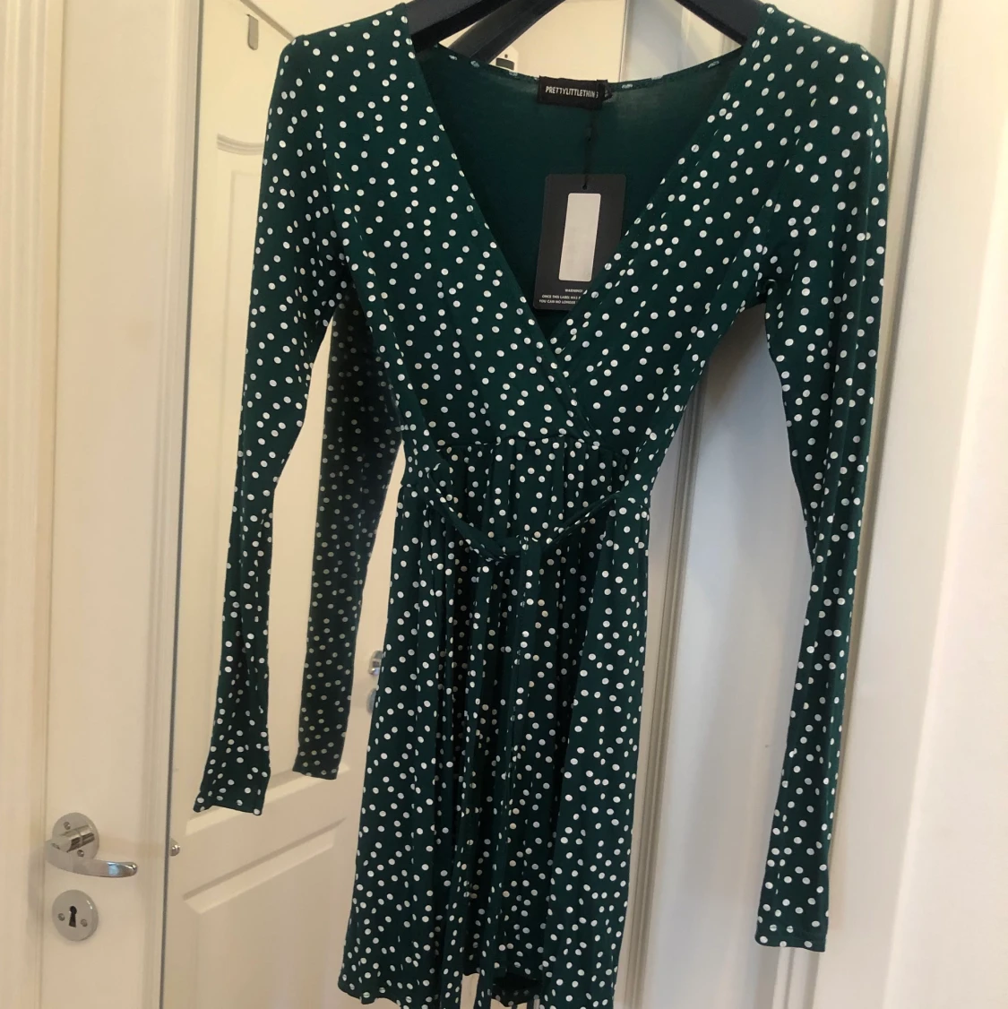 Prickig wrapdress  - 90