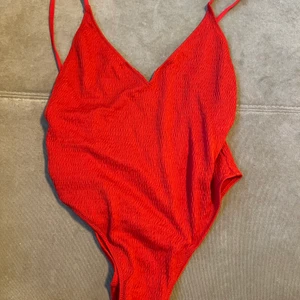 Röd 1-Piece bikini - Toppskick!