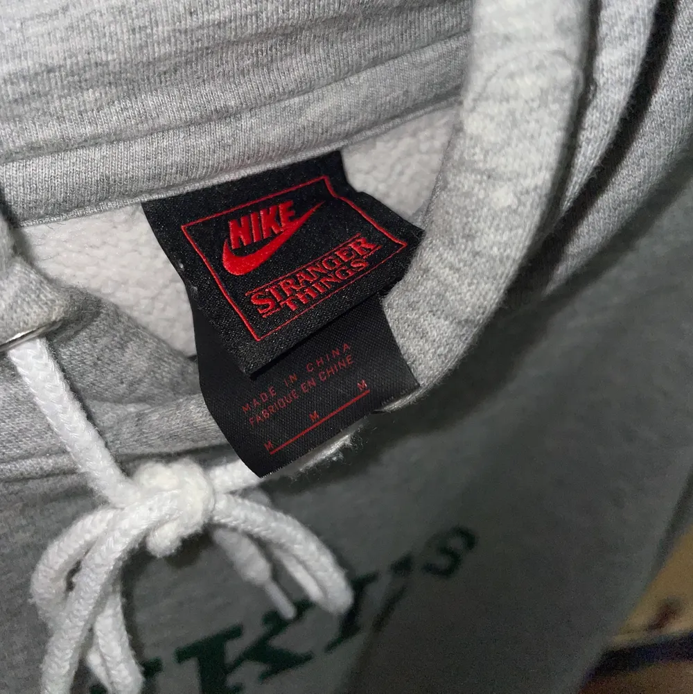 Hoodie från Nike’s Stranger things collab 2019. 9/10. Hoodies.