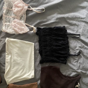 Toppar  - Säljer dessa toppar, alla är i stolek M förutom den vita som är i storlek S ❤️ säljer en för 50 alla för 200 