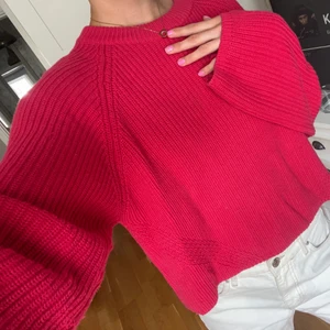 Stickad tröja - Strl M från Gina Tricot