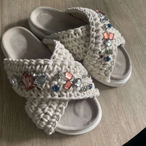 Inuikii tofflor  - Helt oanvända och i nyskick! 