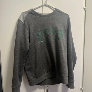 Hugo boss teöja - Storlek large passar medium 