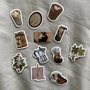 Vintage stickers<3 - Säljer dessa 12 styckna vintage stickers, jättefina och inget fel på alls, säljer dessa då jag har för mycket stickers🤍