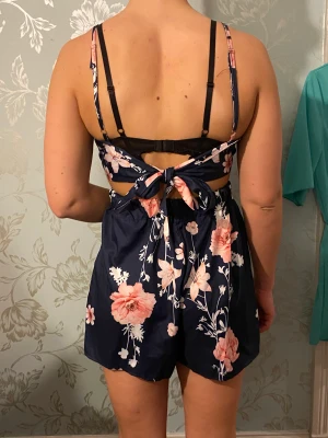 Body/klänning - Ny från SHEIN bara provad 