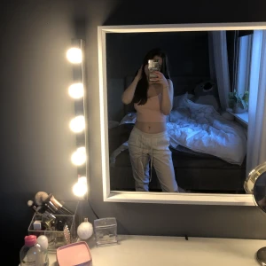 Linnebyxor  - Superfina linnebyxor som har används 1 gång pga fick dom i slutet av förra sommaren! Köptes för 350kr, inte genomskinliga!