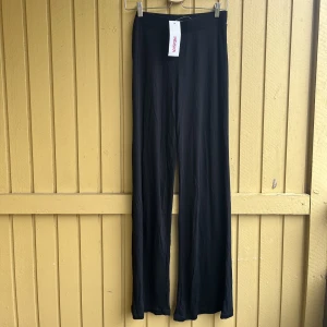 Bomullsbyxor Indiska - Helt oanvända med lapp kvar. 