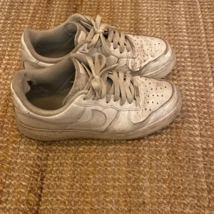 Nike af1 - Väl använda Nike af1 som fortfarande har liv med lite tvätt. 