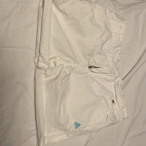 shorts - jätte fina shorts som är lågmidjade och sitter jätte bra. de är inte för korta!! 