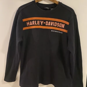 Harley Davidson vintage longsleeve  - Säljer nu en vintage harley davidson tröja, den är i gott skick och av mycket god kvalitet. 