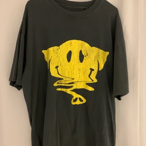 Cypress Hill T-shirt  - Oanvänd oversized t-shirt köpt från Carlings. Storlek M men är typ som XL.