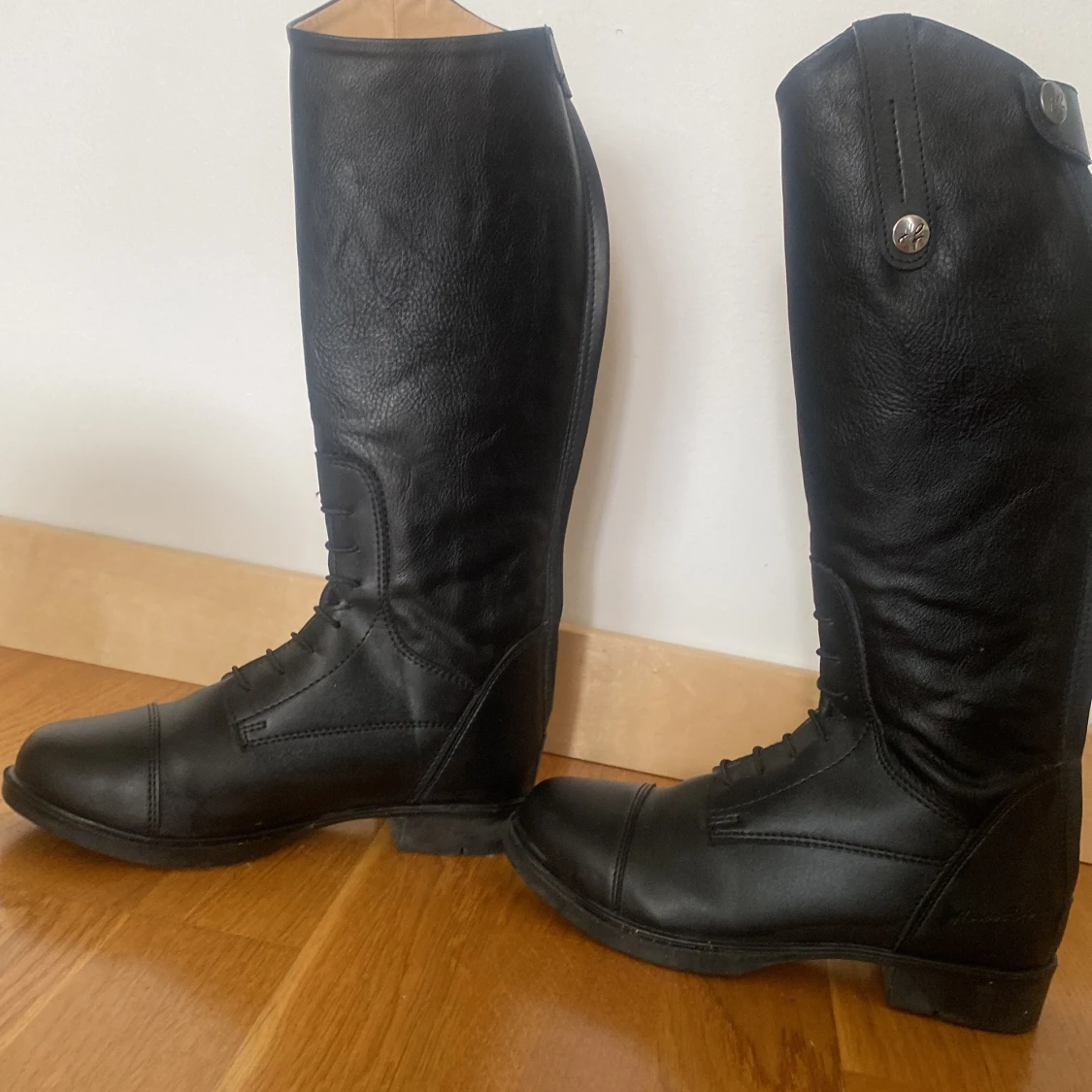 Svart skin Ridskor använd 1 gång,  - 91