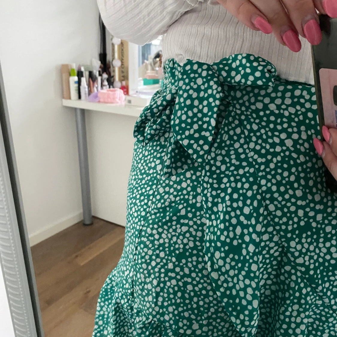 Grön prickig kjol - 90