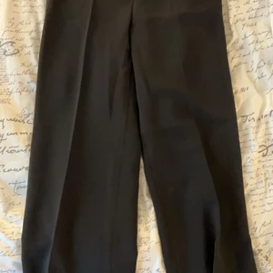 Helt oanvända kostymbyxor WERA.  - Helt oanvända kostymbyxor från WERA. Köpt från Åhléns. Prislapp finns kvar. 