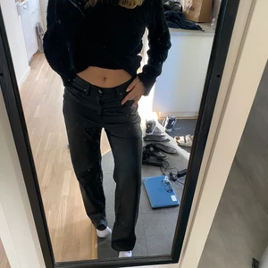 Läderbyxor från H&M - Läderbyxor från H&M, storlek S/36, mid waist