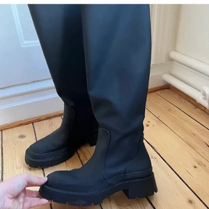 Zara boots stl 37 - Säljer mina ursnygga zara boots i stl 37. Säljes i fint skick!💕 (KÖP INTE DIREKT)