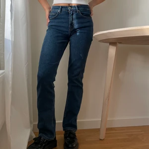 Jeans - Fina jeans i mörkblått denim 💙
