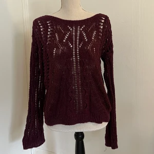 Lila virkad tröja  - Jätte cool, köpte secondhand!