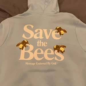 Tyler the creator, save the bees - Tyler the creator “Golf” Save the bees hoodie Ljusblå Storlek M Mötas upp i Gbg eller skicka via post Förhandla pris