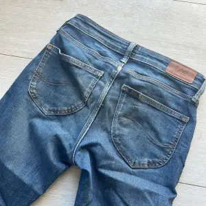 Lee scarlet jeans i strl W26 L31