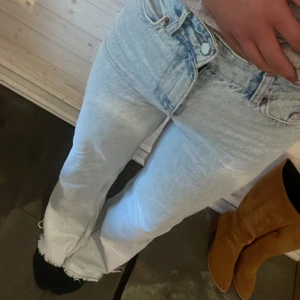 Zara jeans - Säljer dessa vida jeans från zara, jättehöga i midjan (se bild 3)