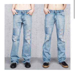 Så coola jeans från Örjan Anderson “Från A till O”. Aldrig använda med lappen kvar !! Är 170 och det e perfekt längd på mig