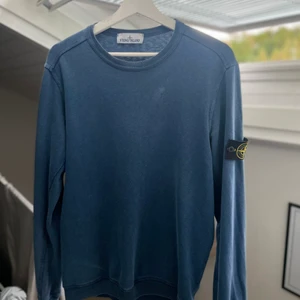 Stone island sweater - Säljer nu min stone island sweatshirt då den inte längre passar