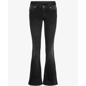 Helt ny jeans  - Helt ny köpta jeans, väldigt fin modell. Skriv vid frågor ( har tyvärr inga bilder med dem på eftersom att de inte passar)🫶😁