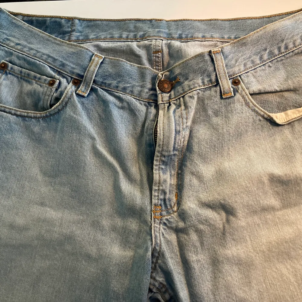 Snygga vintage jeans från John Pearson & son i bootcut modell. Är enligt mig ganska korta, skulle säga att dom passar L28. Super tåliga och rejäla jeans! Strl 38/34. Jeans & Byxor.