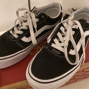 Vans platform - Knappt använda Vans platform i storlek 39!
