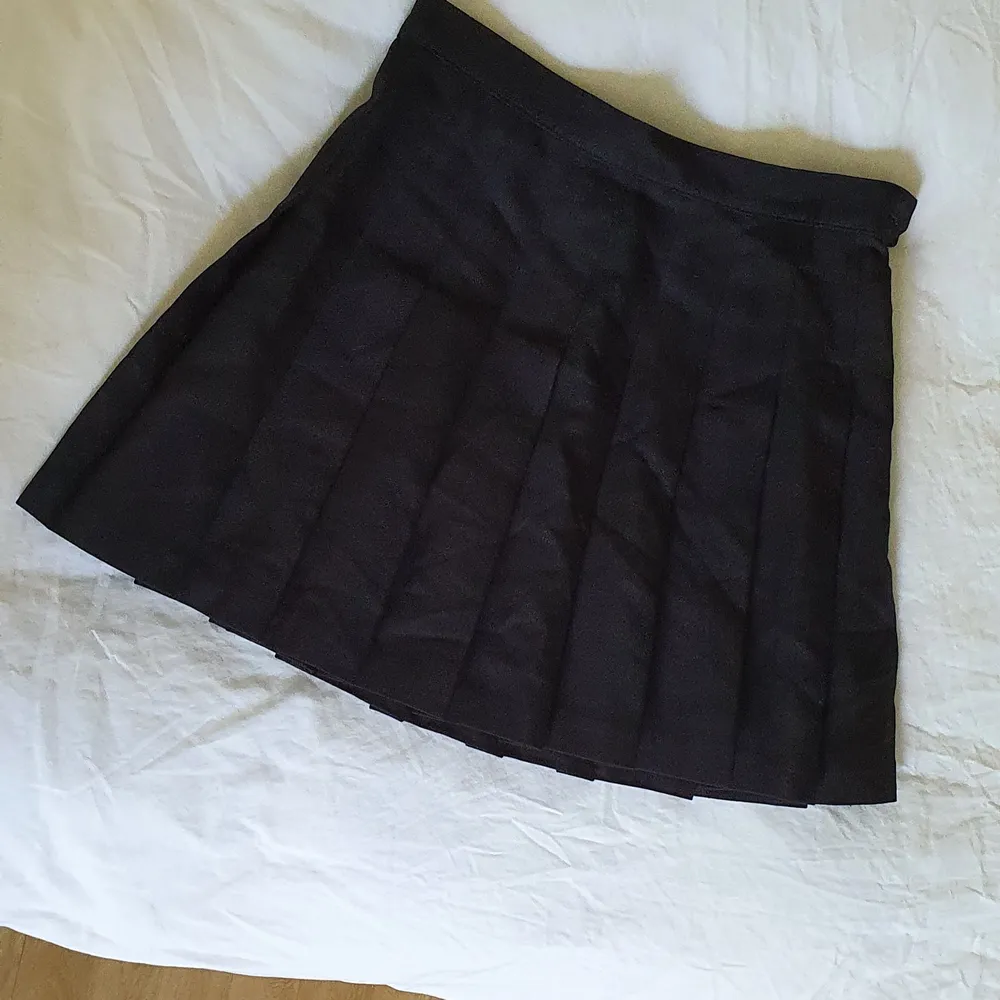 Beatiful pleated skirt from american apparel. Schoolgirl skirt. Kjolar.