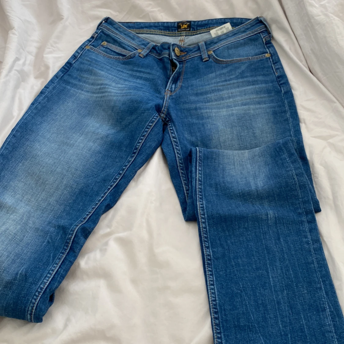 Lee Emlyn W28 L 33 - 90