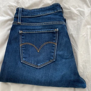 Levis 712 slim - Bra men använt skick. 