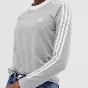 Adidas tröja - Superfin och skön adidaströja i strl 34❤️