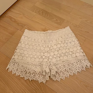 Spets shorts  - Spets shorts från Gina tricot!  HÖGST BUD JUST NU: 250