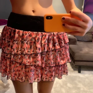 Volang kjol - En superfin somrig kjol. Ej använd alls mycket