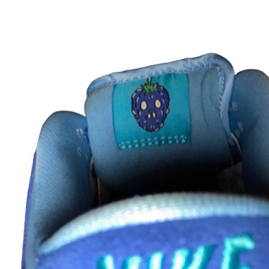 Nike SB Dunk Low Blue Raspberry - 91