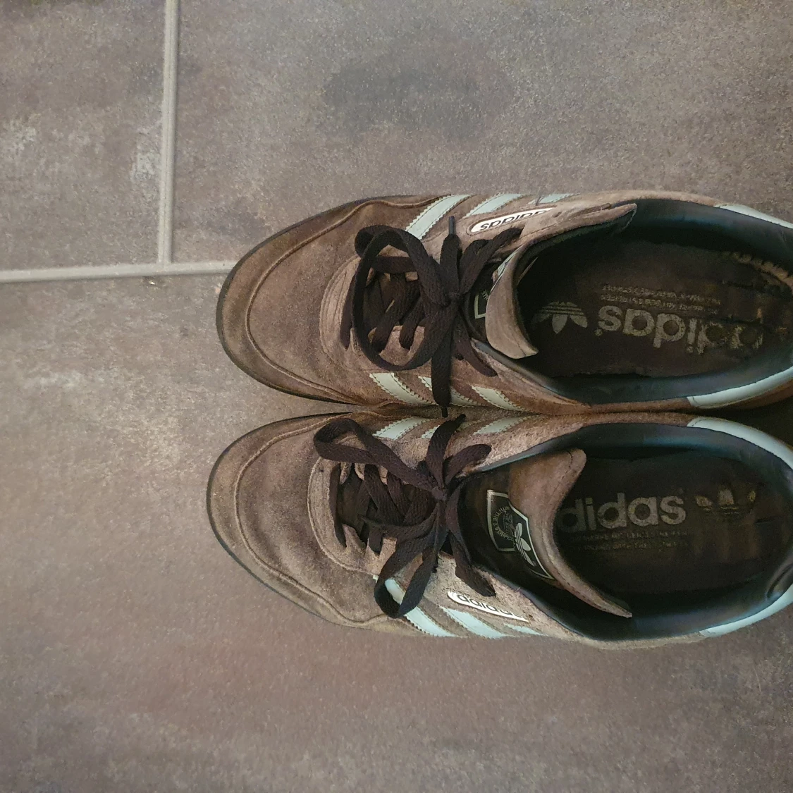 Gråblå adidasskor - 90