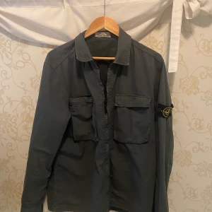 Stone Island grå overshirt - Strl XL (passar L) Cond 8/10 Kan frakta 