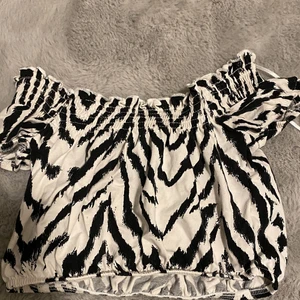 Zebra mönster magtröja - Mönster- Zebra Magtröja  Svart och vit 