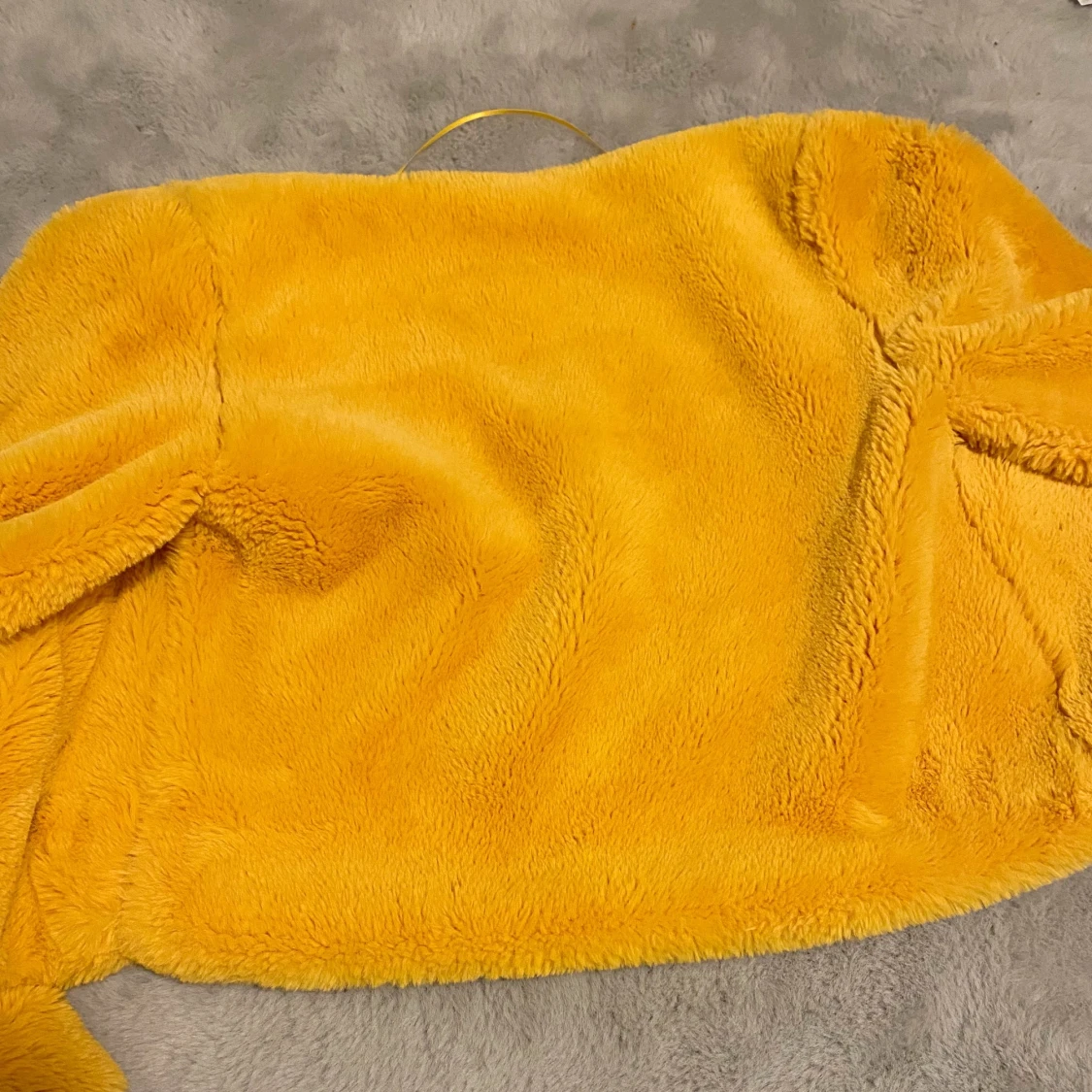 Gul pälsjacka  - 91