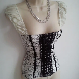 Jane norman topp  - Storlek: S-M. Stretchigt skönt tyg. Mycket bra skick. Möts i Stockholm eller fraktar. 🖤