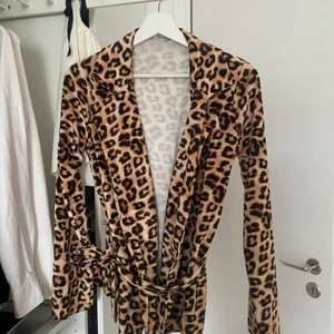 Leopars Blazer - Leopard Blazer från Nelly, Strl S, Nyskick använd 2 ggr