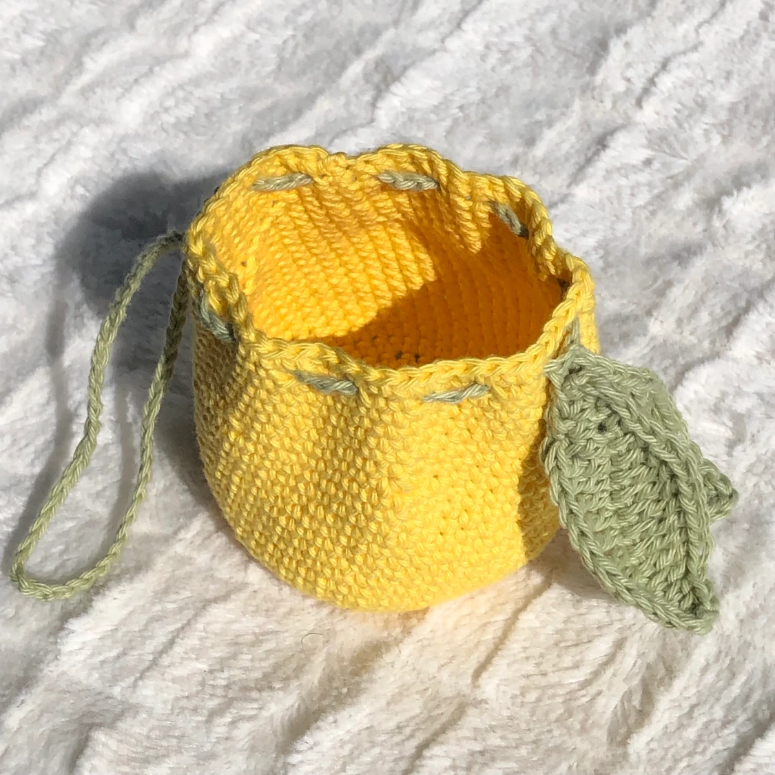 Handvirkad citronväska - 90