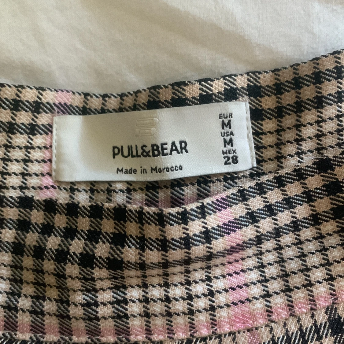 Gullig kjol från Pull&Bear - 90