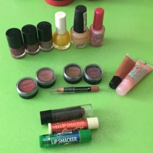 Smink - Inget är använt man kan köpa några saker i det här kittet eller hela kittet. Om man är intresserad så skriver man det privat.